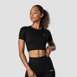 ICIW träningströja  - T-shirt från ICIW. Nypris - 399kr. Säljes pga för liten i storleken. Sparsamt använd. 