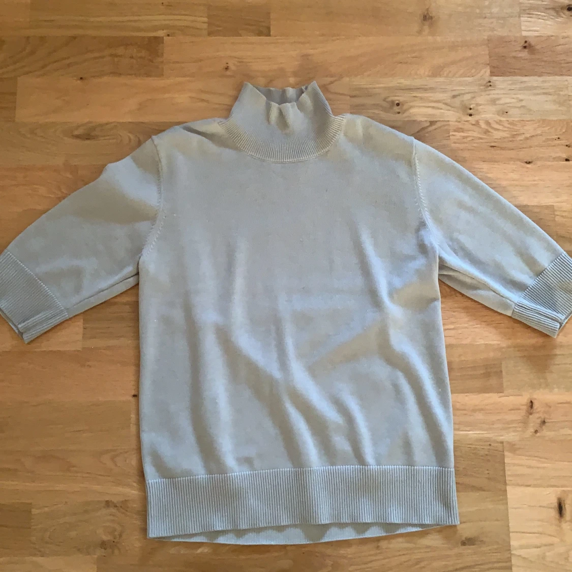 Stickad t-shirt  - 90