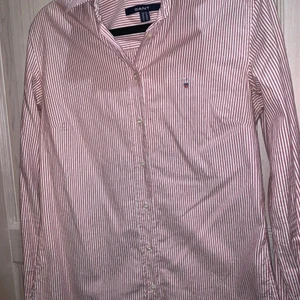 Skjorta Gant - Randig skjorta från Gant, strl 36