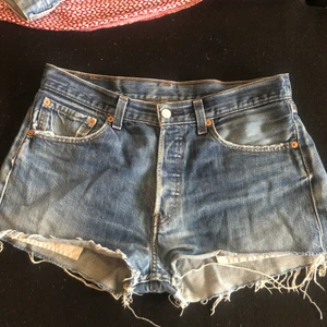 Shorts Levis 501 - Avklippta Levis 501