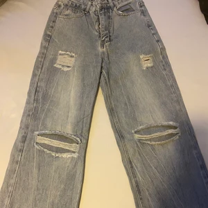 Jeans - Använt ett par gånger. Storlek XS från SHEIN. 