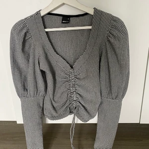 Rutig topp - Rutig topp från Ginatricot storlek Xs. Passar även en S. 