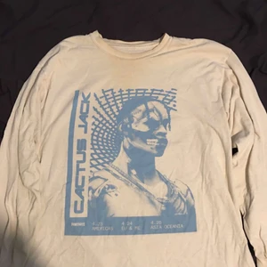 Travis Scott Longsleeve - Säljer en Travis Scott Longsleeve som knappt är använd i storlek M. 