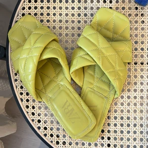 ZARA TOFFLOR - Skor från Zara, köptes för ca 2 år sedan, finns ej kvar