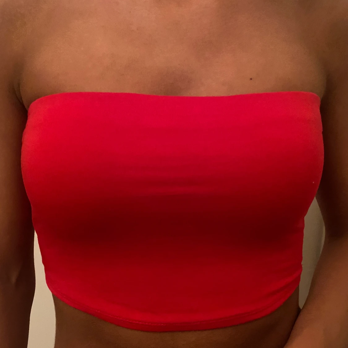 Röd croppad bandeu  - 91