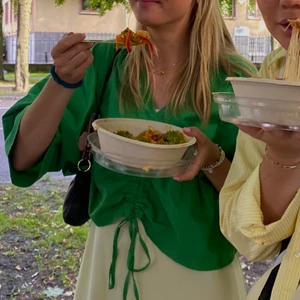 Grön blus topp - Supersnygg grön topp🌵💚🌞 Använd enstaka gånger, jättefint skick! 