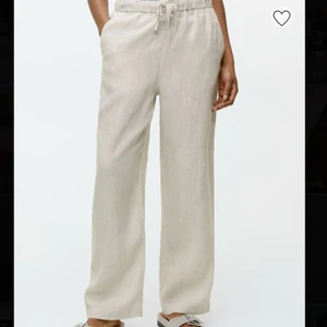 Linnebyxor  - Ett par superfina och bekväma linnebyxor från ARKET. Använda 1 gång. Nypris: 590kr