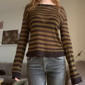 Tröja - Cool genomskinlig tröja, grön och svart randig från Alexander Wang