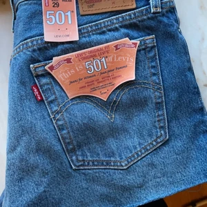 Levis shorts  - Helt nya med lappar kvar. Super snygga! 