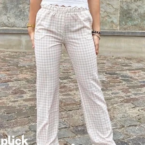 Design by si byxor - Supersnygga design by si byxor som endast är använda 1 gång. De är små i storleken, jag som vanligtvis har S/M på byxor passar bra i dessa byxor ☺️☺️☺️ (priset går att diskutera) 