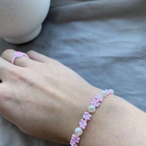 Armband - Super söta armband som kostar mellan 10-15kr💗 ringarna kostar 4kr st💗 skriv vid frågor💙