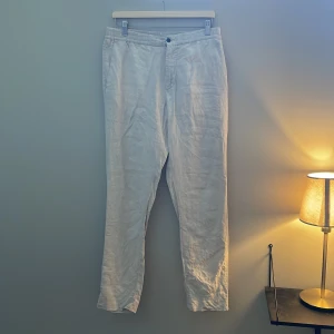 Linnebyxor herr - Säljer mina linnebyxor från J.Lindeberg i storlek 48(S-M)🕺 Condition: 7,5🍪 Nypris: 1299kr🃏