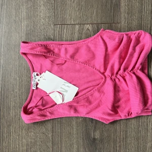 Rosa topp - Rosa topp från zara, aldrig använd. Köparen står för frakt 