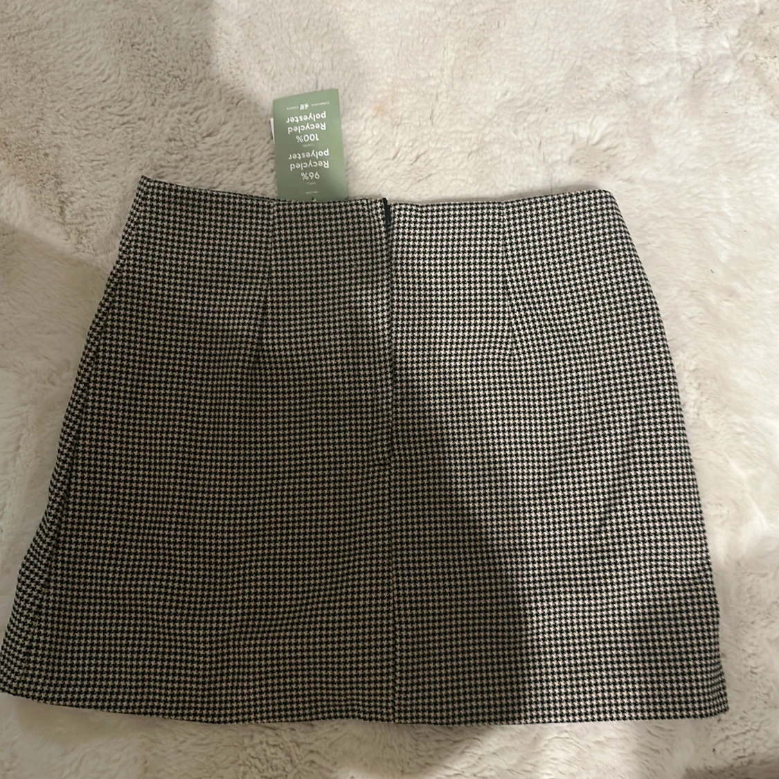 Fin A skuren kjol aldrig använd - 90