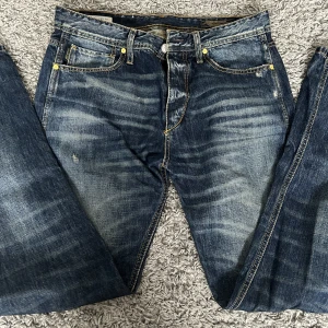 Jeans - Snygga jeans, storlek står inte och köpte de second hand så vet inte riktigt men skulle säga 36