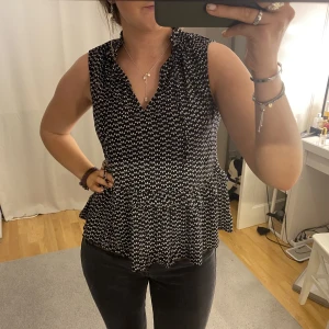 Blus - Så söt mönstrad blus från hm!