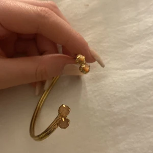 Armband - Jätte fint, carolin svedblom liknade armband, fint skick 