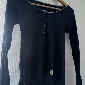 Odd Molly blus - Marine blue Odd Molly blis i storlek 1. Använd 1 gång