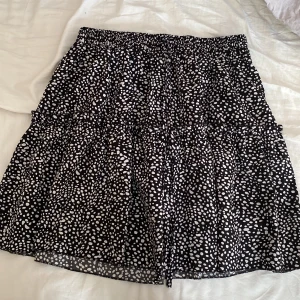 Kjol - Säljer denna kjol💞