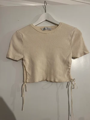 T-shirt från zara - T-shirt från zara