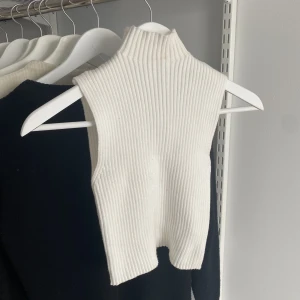 Zara topp  - Super fin och skön stickad zara topp💗💗aldrig använd men testad 