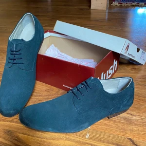 Hush Puppies - Helt nya oanvända Hush Puppies med original förpackningen.