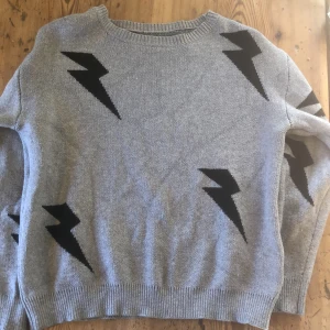 Stickad tröja  - Stickad jätte fin tröja💘 