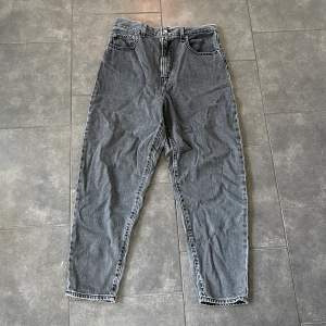 Levi’s jeans HIGH LOOSE TAPER  Storlek 30 Fint skick