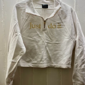 Nike tjocktröja - Cool tjock niketröja i storlek M!