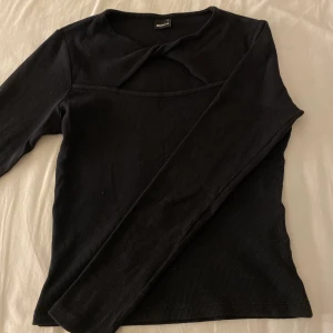 Svart topp - Bra skick. Storlek M🌸