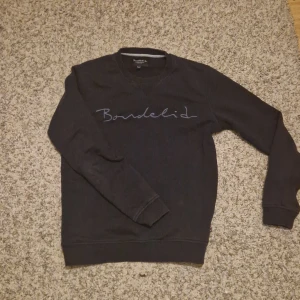 Bondelid tröja strlk S - Fin tröja köptes från MQ ett bra tag sen. Säljs pga den tyvärr inte passar