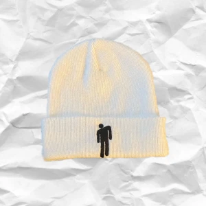 Billie eilish mössa  - Säljer denna billie eilish ( blosh) mössa eftersom den inte används inte längre. Har använts dock så inte i nyskick men inga skador. 