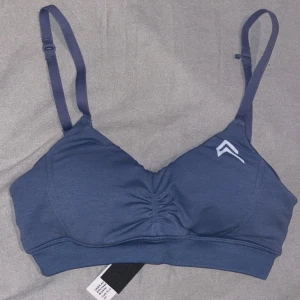 Sport-bh oneractive - Sport-bh från oneractives födelsedagskollektion som verkligen är superfin men tyvärr för liten för mig, aldrig använd med lappar kvar💕