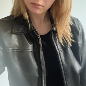 Läderjacka  - Svart läderjacka 
