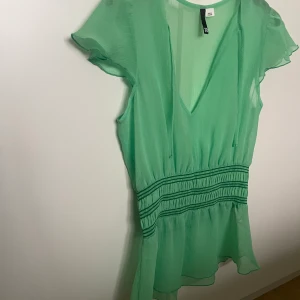 Grön blus - Grön söööt blus.