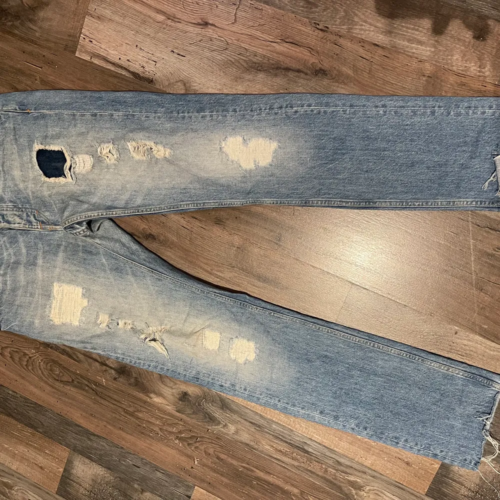 Nya jeans använder dem ej längre pga dem ej passar mig längre.. Jeans & Byxor.