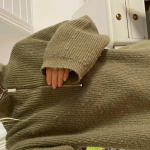 Tröja - Jättesnygg och sååå himla mysig höströja och så himla trendig 