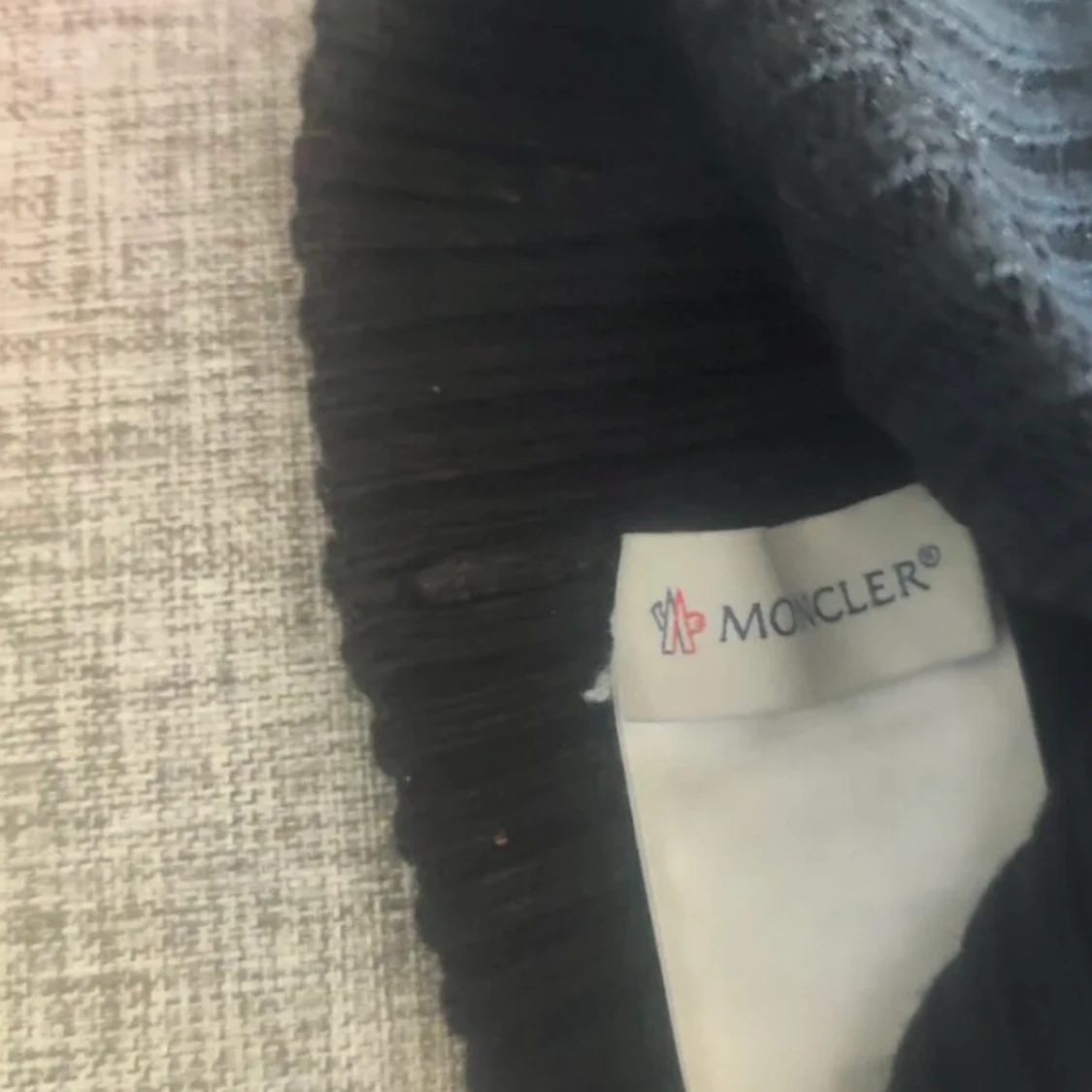 Moncler mössa