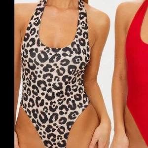 Baddräkt  - Baddräkt från Pretty Little Thing aldrig använd 🌸 strl XS