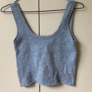 Linne Zara - Ett blått ”fluffigt” linne från Zara. Knappt använt. Storlek S💙