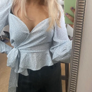 Topp från Nelly - Oanvänd topp från Nelly