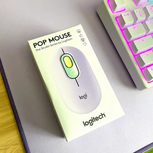 Logitech Pop mouse! - Trådlös datormus! Så fina pastellfärger ✨ helt oanvänd, förpackningen är öppnad en gång men bestämde mig för att jag ville ha en annan mus i slutändan. Så nu säljer jag den! Nypris 499 men jag säljer för 400 inklusive frakt 🙏