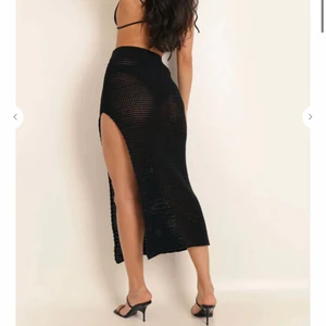 Kjol prislapp kvar - Helt oanvänd kjol från Chiquelle med prislapp kvar. Nypris 429kr, mitt pris 200kr men pris går att diskutera vid snabb affär. Storlek M/L men skulle även passa S då den är stretchig och rätt liten i storleken. Möts i Stockholm.