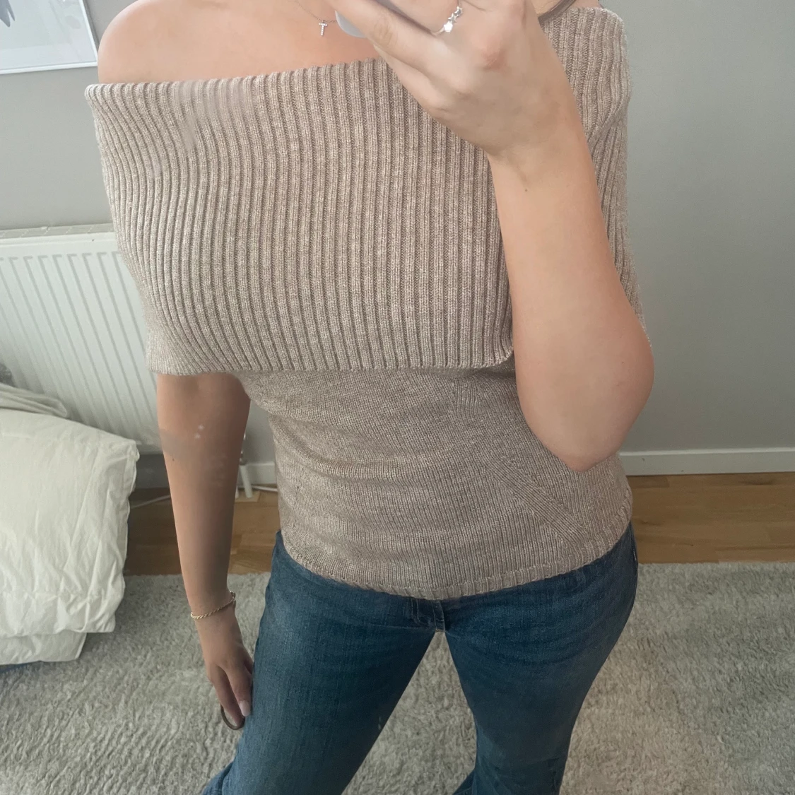 Adoore off shoulder topp - 90