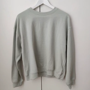 Ljusgrön sweater - Helt ny, storlek S. 💚