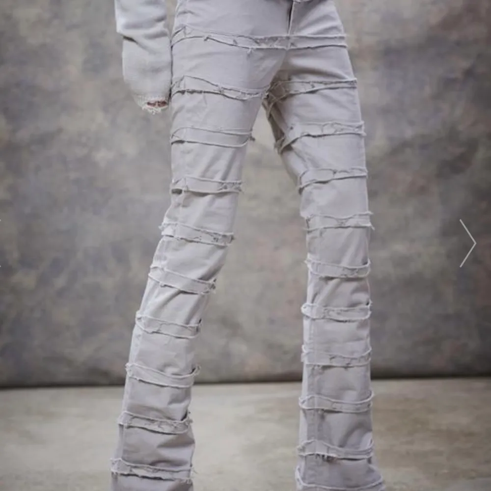 Supercoola jeans i smutsvit färg. Köpta för 58€ på Dollskill från märker Darker Wavs. Tyvärr var dem alldeles för små för mig och skulle säga att dem passar någon med XS bättre.. Jeans & Byxor.