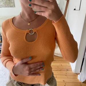 Humana tröja - Bra skick, aldrig använd men köpt vintage på humana❣️