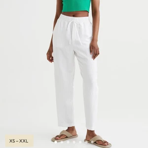 Linne byxor linnebyxor hm stl S - Säljer mina helt nya linne/blandning byxor i stl S, vita. Säljes då de inte passar. Slutsålda på hm hemsida i samtliga storlekar. Priset står i annonsen. Självklart kan bättre egna bilder fås, men ni ser modellbilden