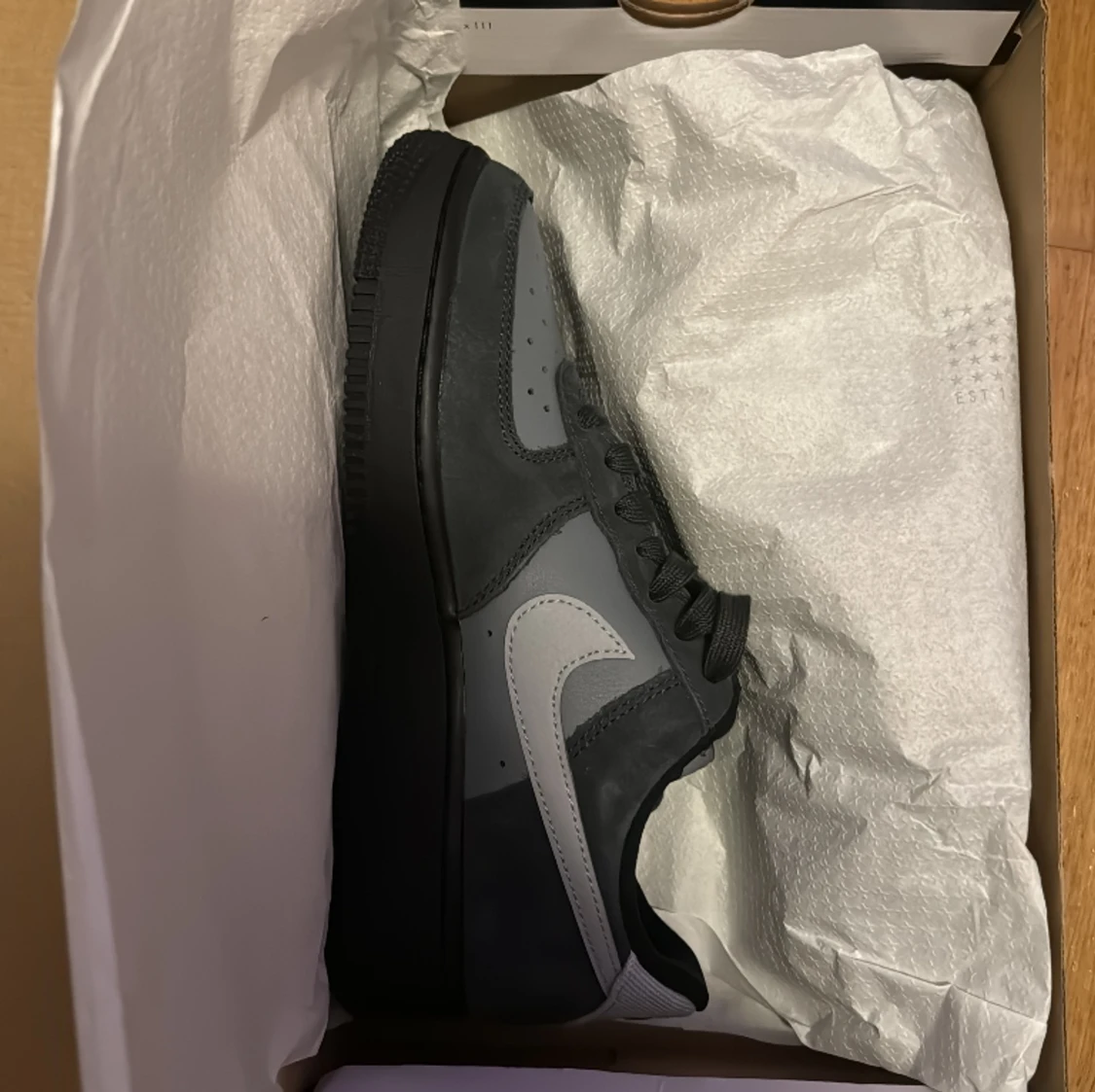 Air Force 1 LV8 ”Antarctica Dark”