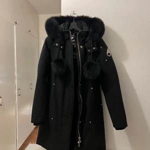 Moose knuckles dam xs - Moose knuckles dam jacka i storlek xs. Inköpt vintern 2023 för 14,500kr. Knappt använd, perfekt skick. 